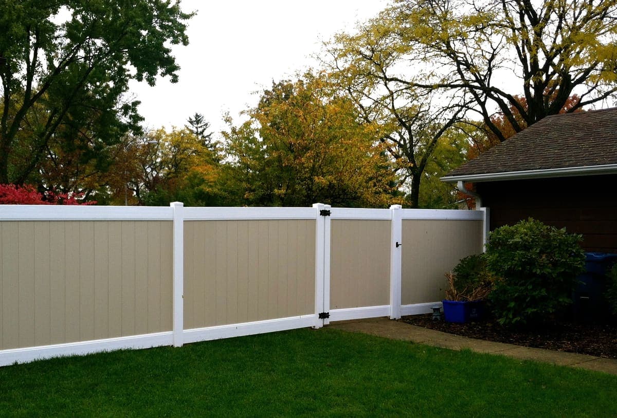Vinyl fence installation